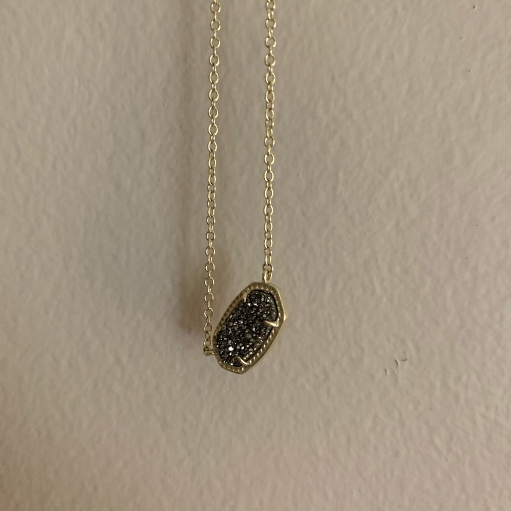 Kendra Scott Elisa Pendant Necklace-MAKE AN OFFER!